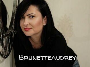 Brunetteaudrey