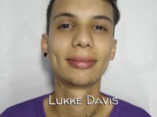 Lukke_Davis