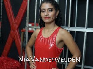 NiaVandervelden